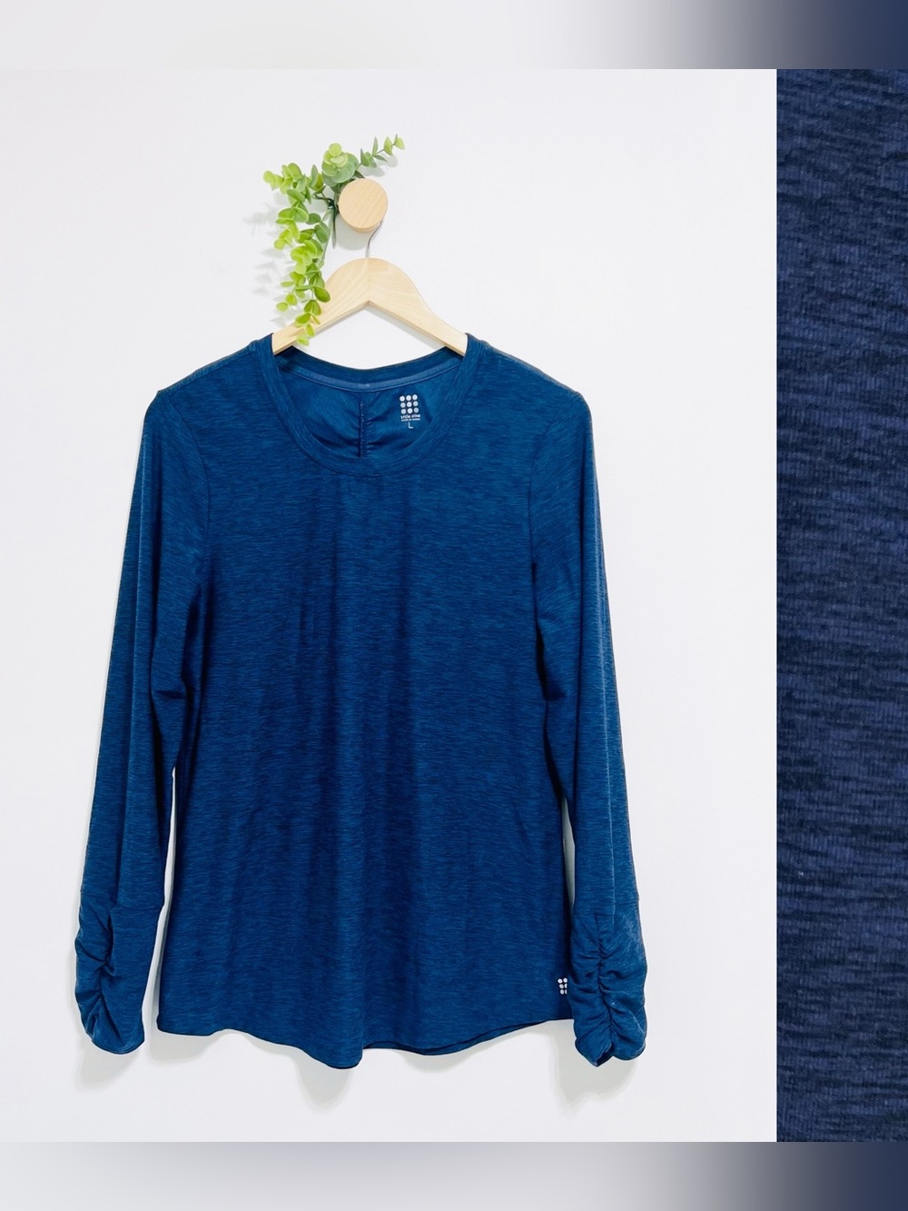 Title Nine Dark Blue Ruched Long Sleeves Crew Neck Basic Tank